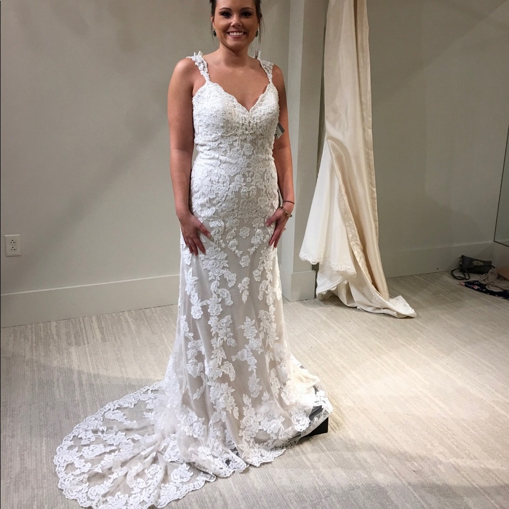 Brand new Kenneth Winston wedding dress